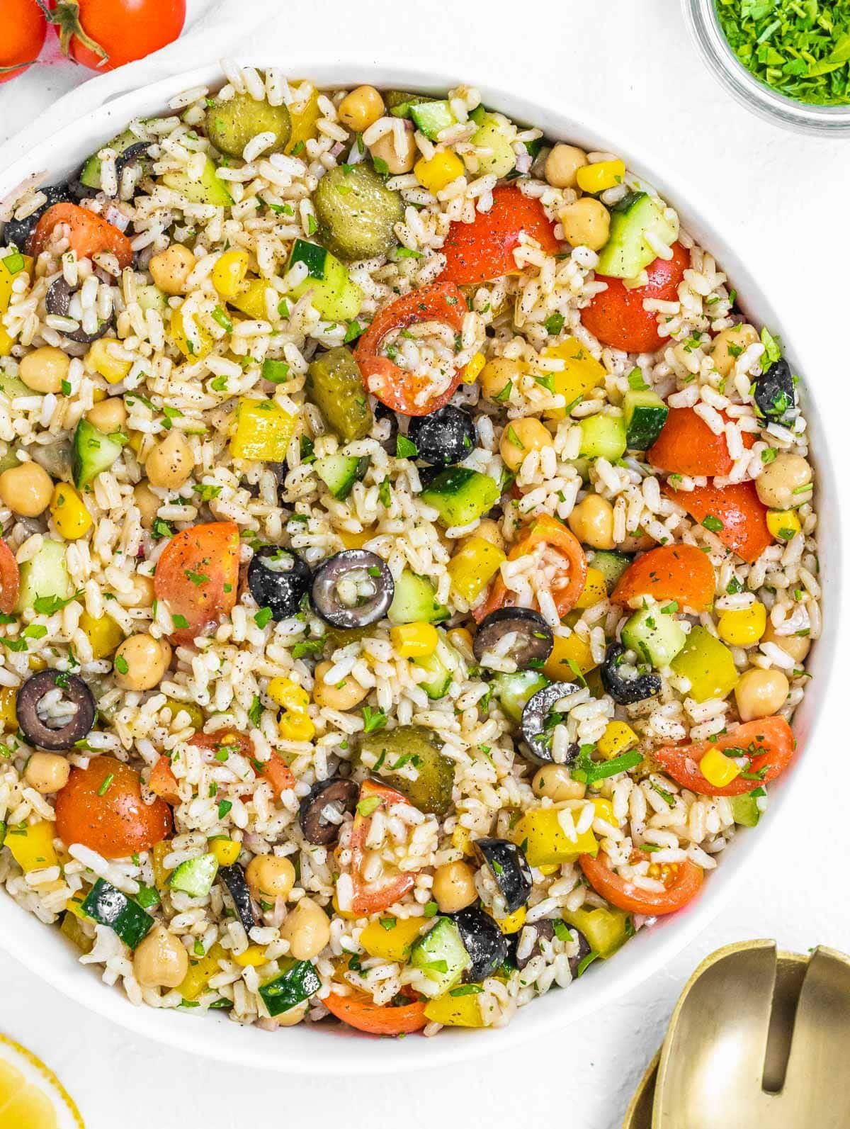 Rice salad with pepper and tomatoes