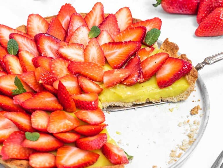 strawberry tart with custard and mint
