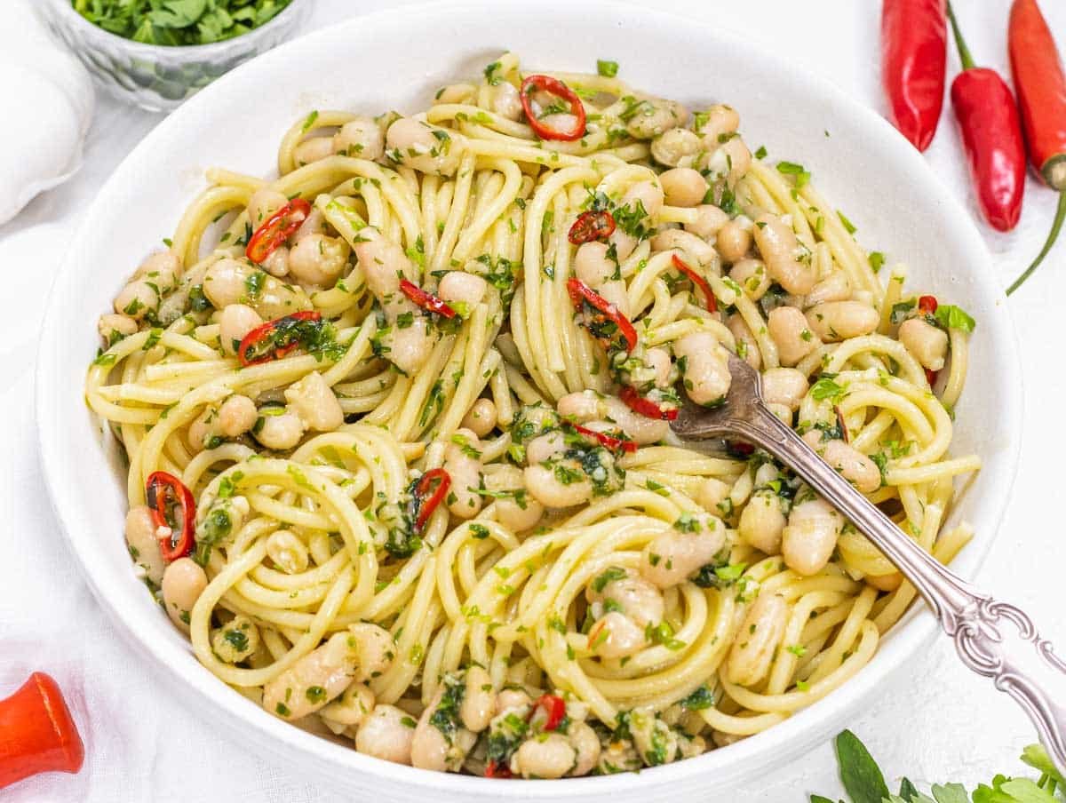 Aglio olio beans with parsley and chili