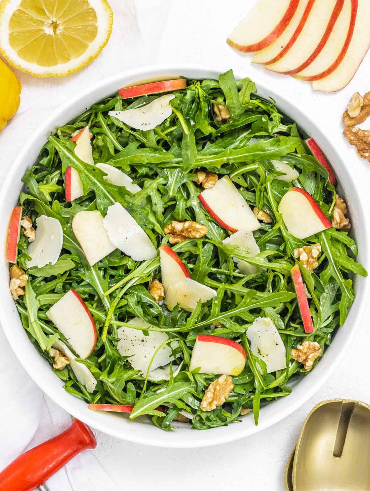 Arugula salad with red apple