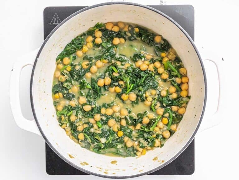chickpeas, broth and spinach