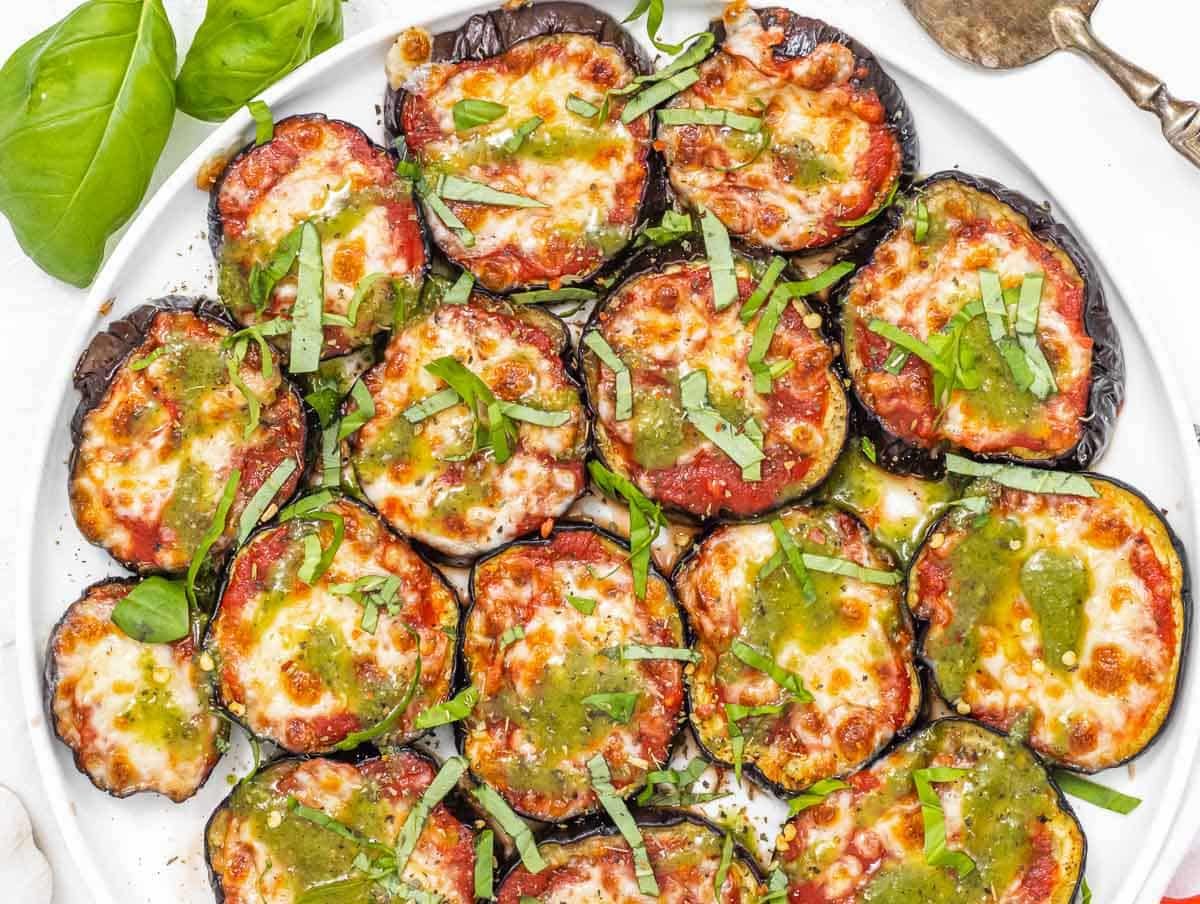 eggplant pizza with vegan pesto