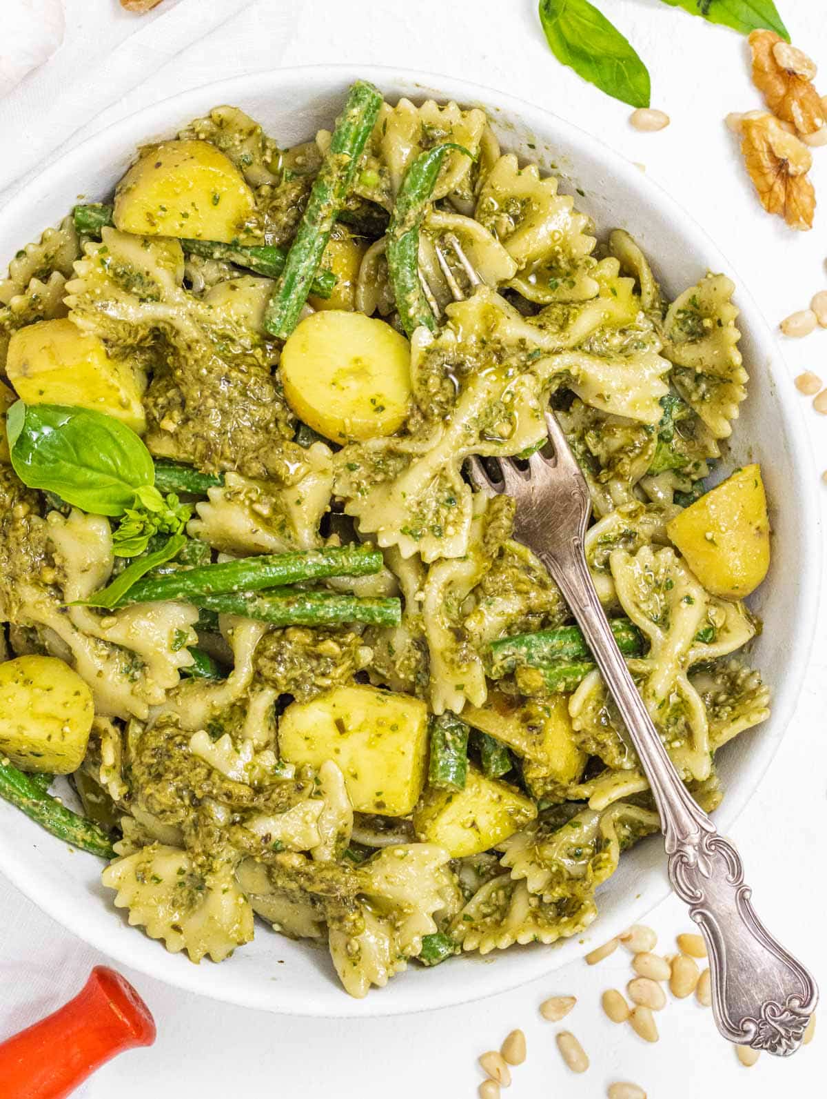 Pesto pasta with potatoes and green beans