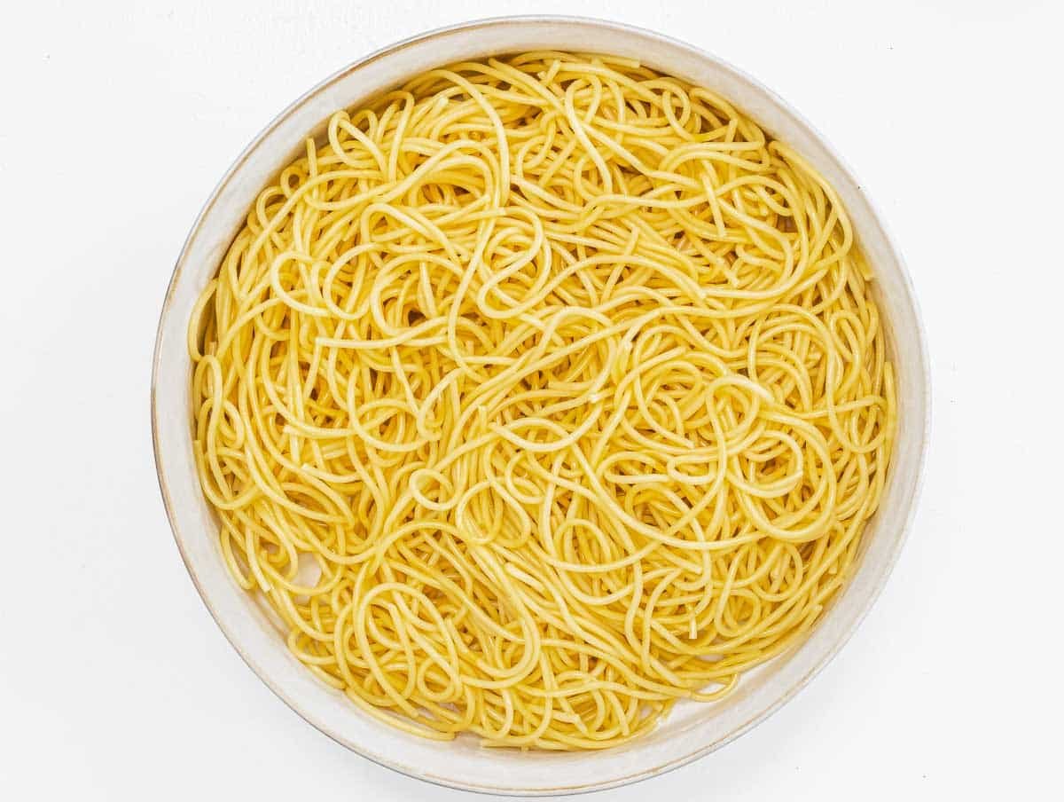 cooked spaghetti