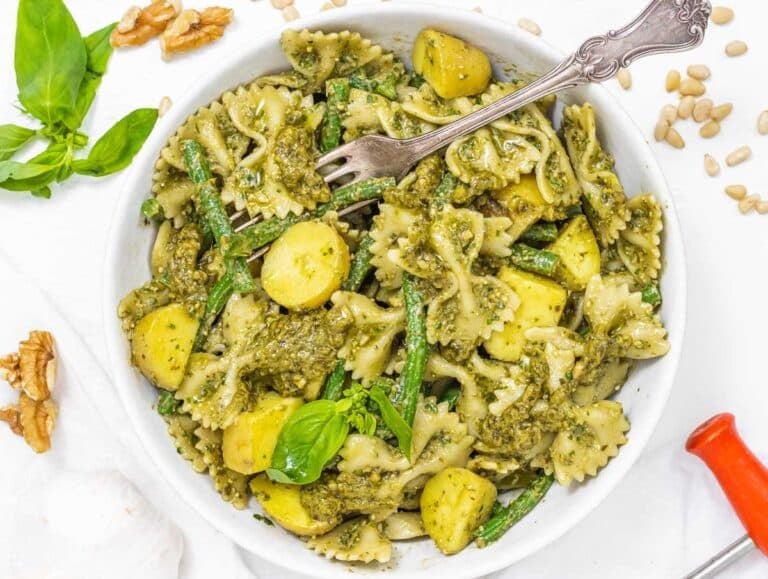 pesto pasta with green beans and small potatoes