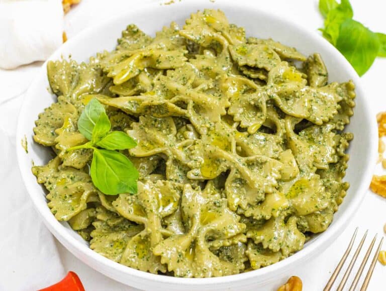 pesto pasta with basil leaves