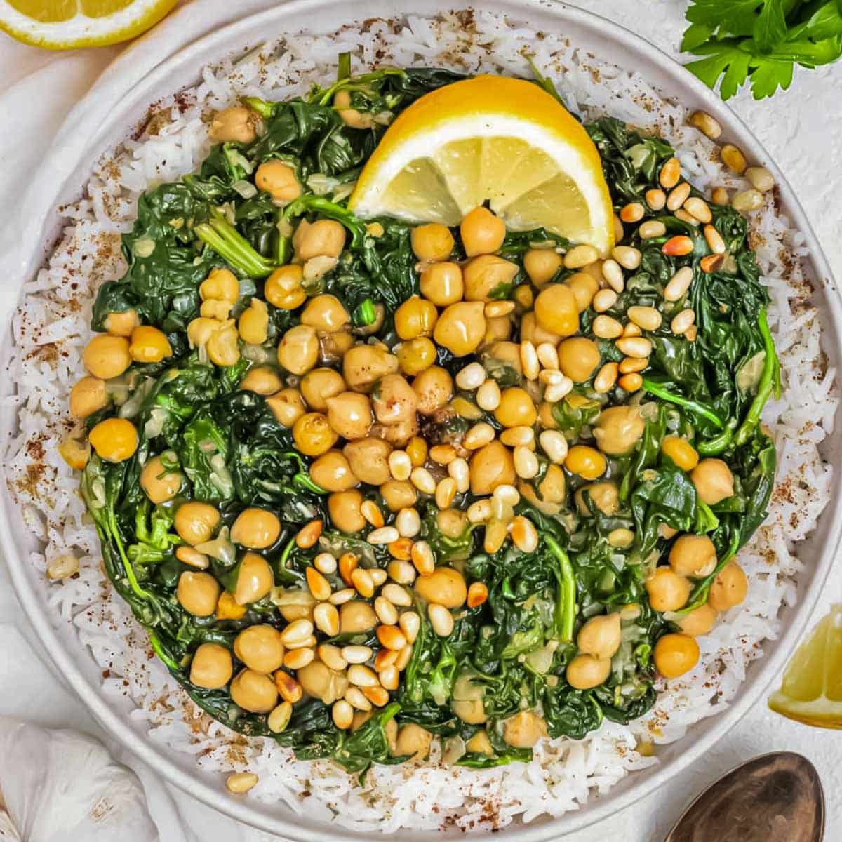Spinach stew in one pot.