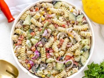 Creamy pasta salad with mayo and lemon
