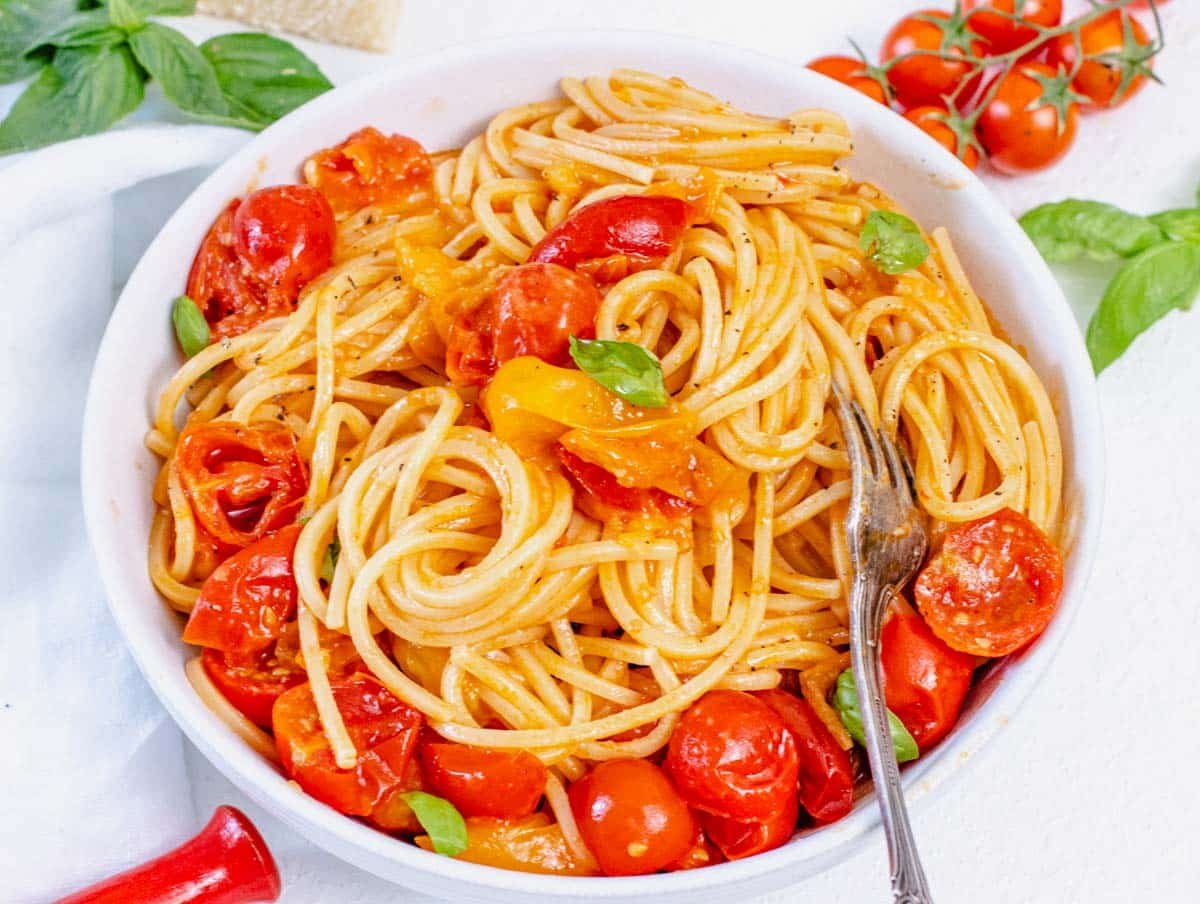 cherry tomato pasta in a bowl