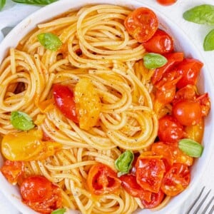 Cherry tomato pasta with fresh basil