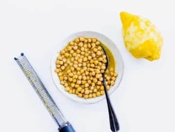 Marinated chickpeas in lemon dressing