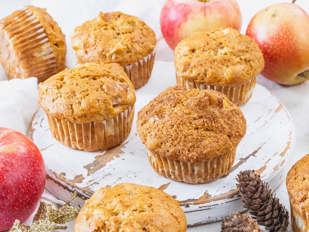 Apple muffins with cinnamon sugar