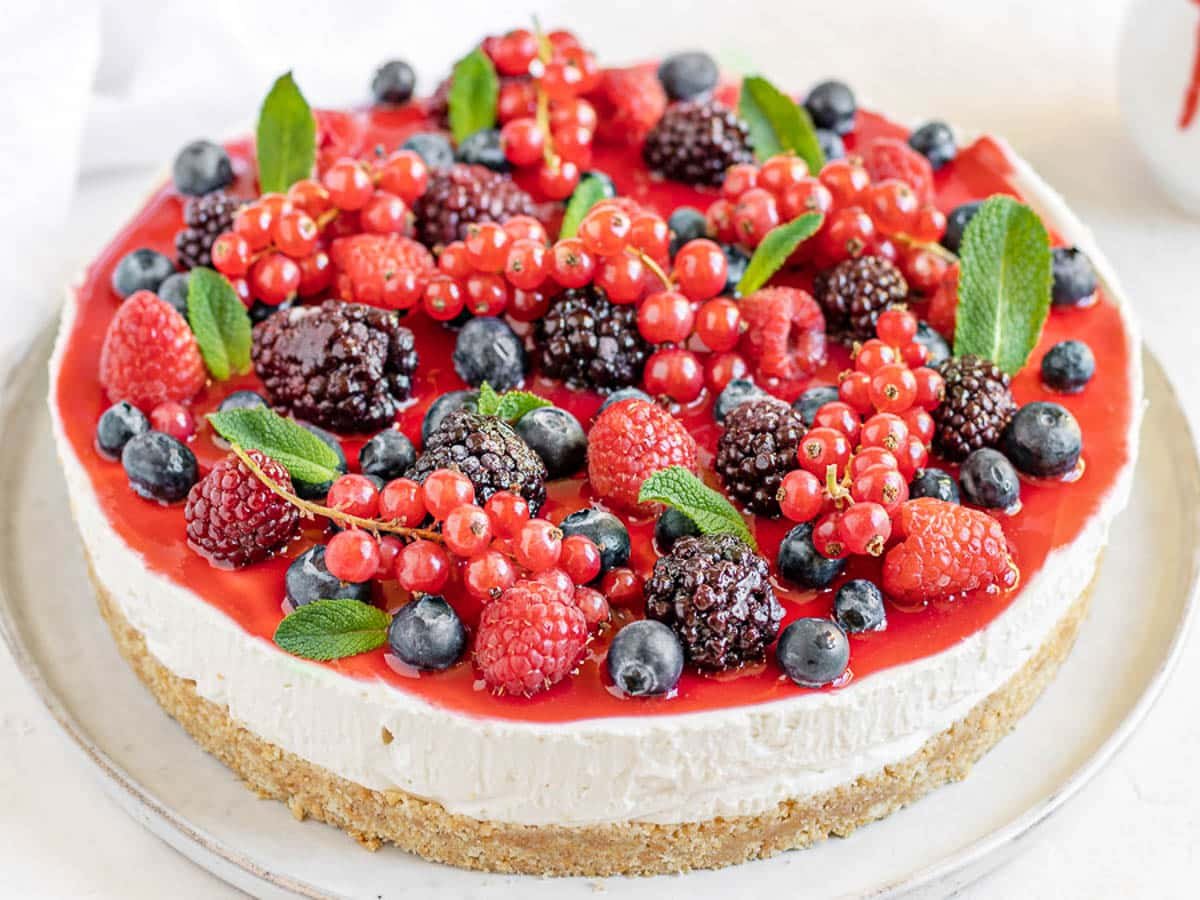 Vegan Cheesecake with forrest fruit