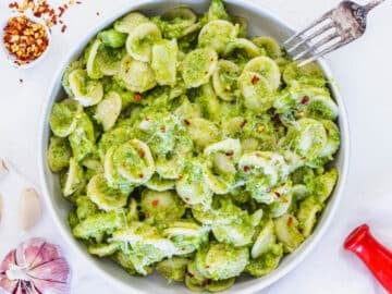 Broccoli pasta with mashed broccoli