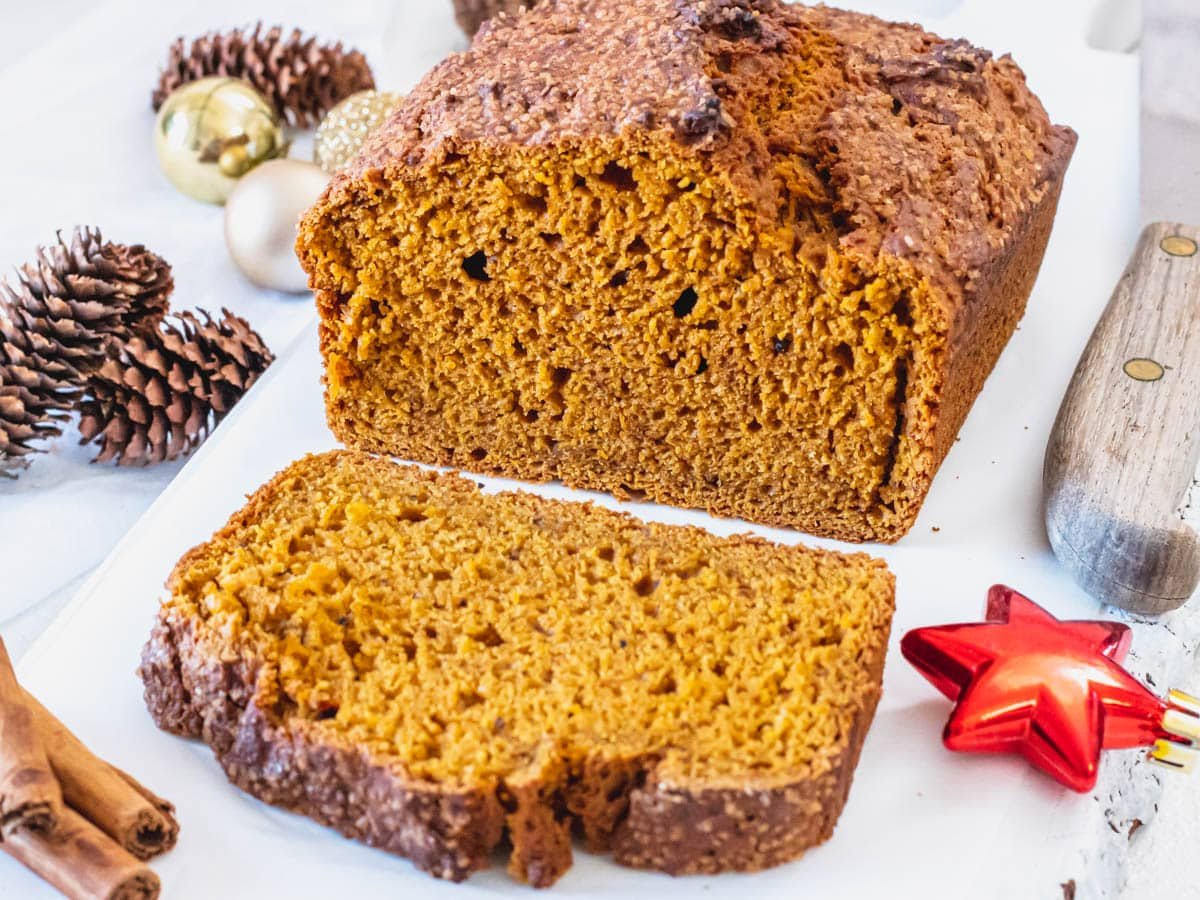 vegan pumpkin bread sliced