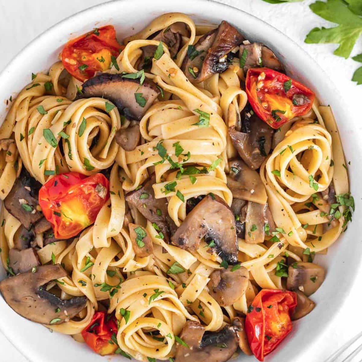 vegan mushroom pasta with fettuccine pasta