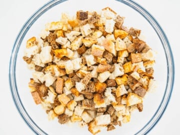 cubed breadcrumbs in white and whole wheat