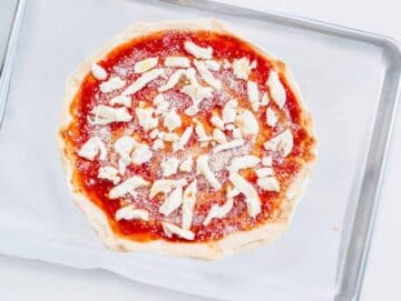 baking pizza on a baking tray