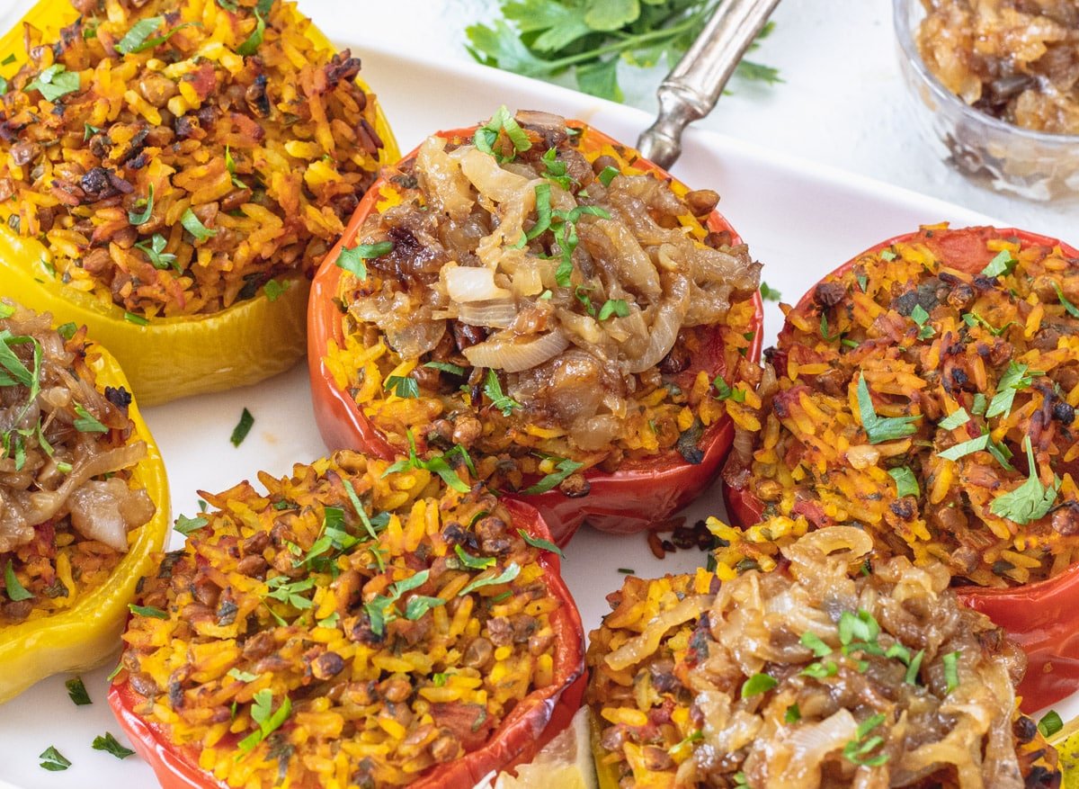 Stuffed bell peppers with caramelized onions