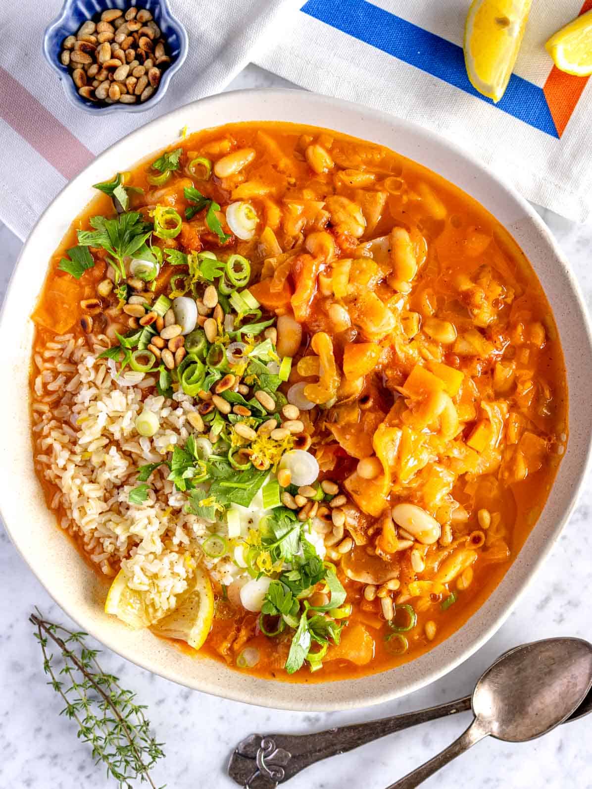 Cabbage soup with brown rice and lemon