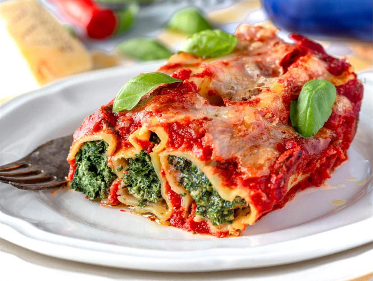 Cannelloni spinach and ricotta (manicotti)