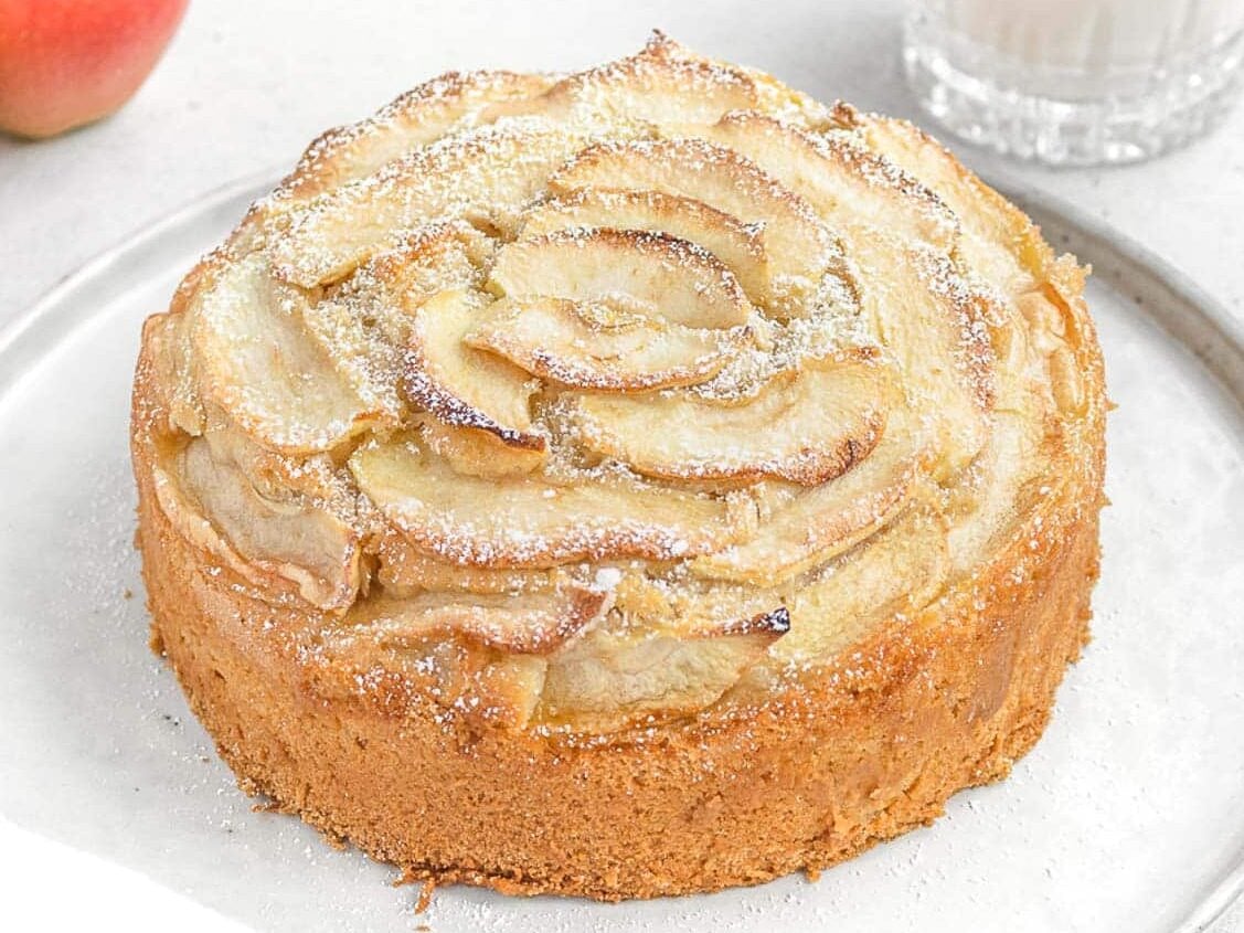 baked vegan apple cake