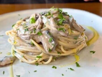 creamy chestnut mushroom pasta on a plate