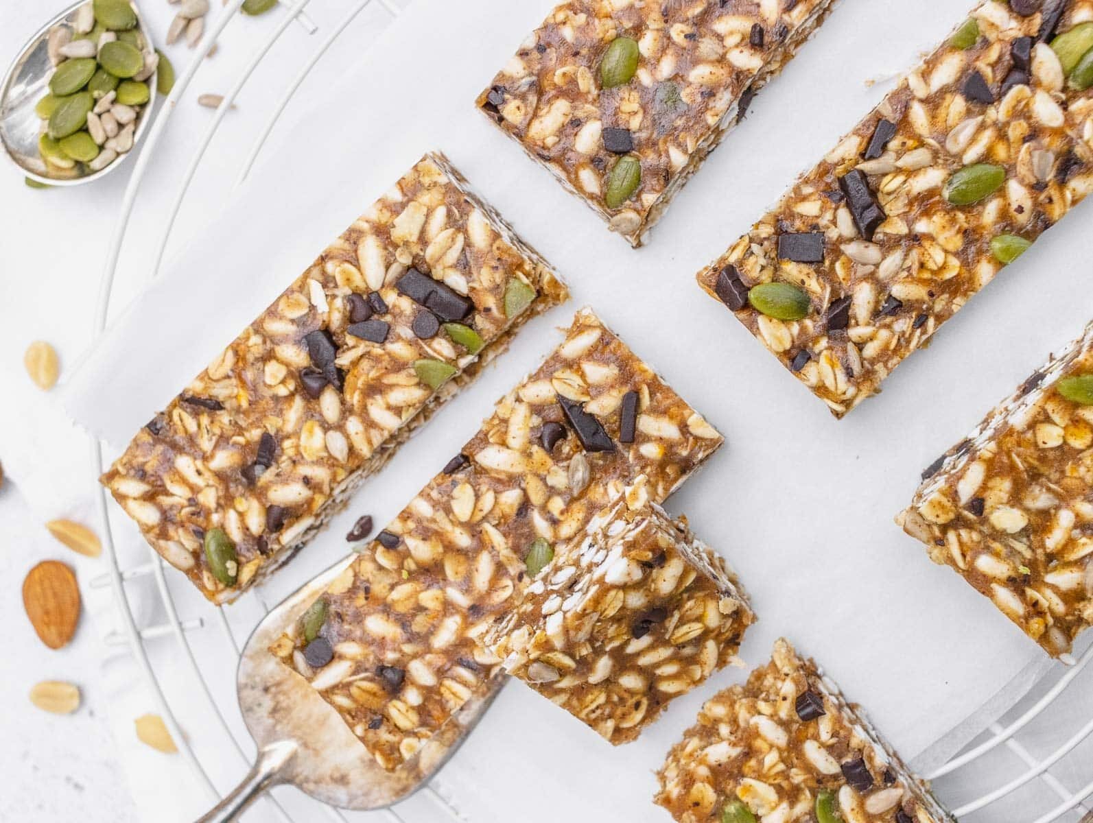 granola bars with seeds and peanut butter