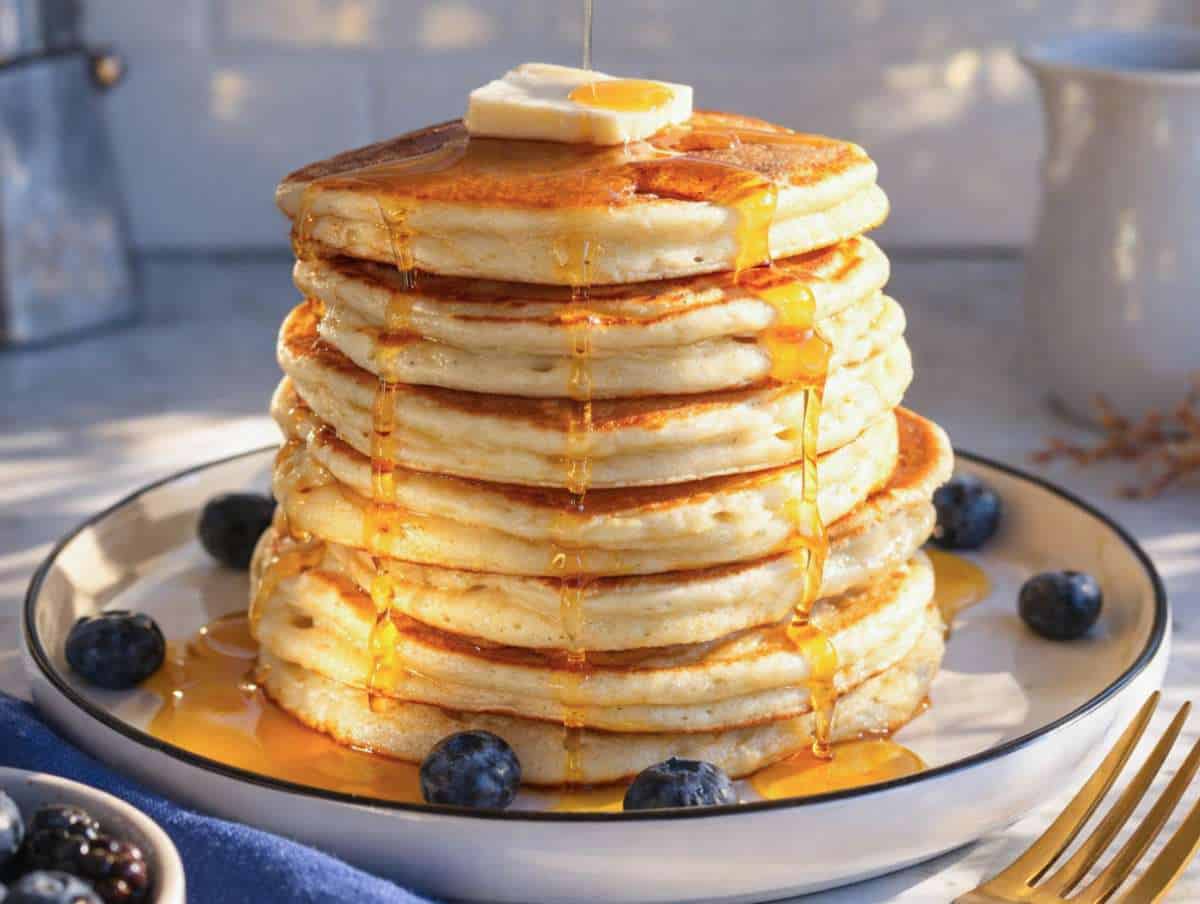 Step 5 Easy egg-free pancakes recipe fluffy simple breakfast without eggs.