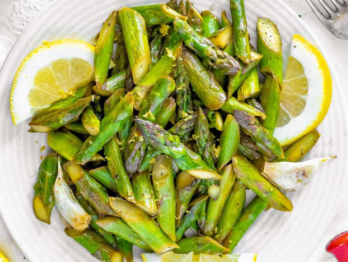 Sauteed asparagus after cooking.