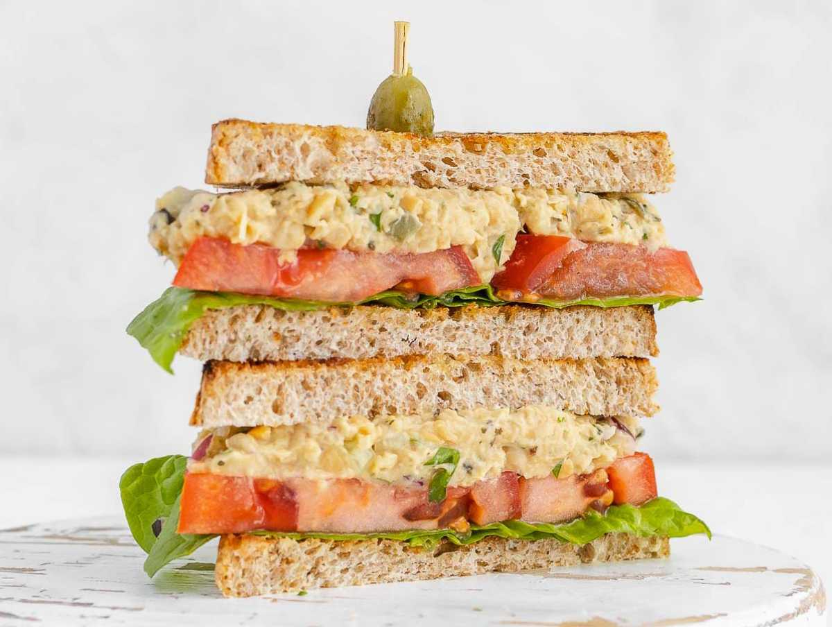 Vegan tuna in a sandwich