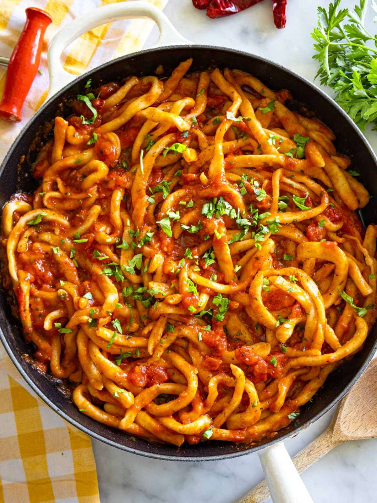 Pici all'aglione top down in a skillet