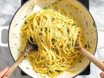 Step 3 Spaghetti tossed with lemon sauce and pasta water until glossy.