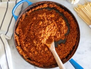 Step 3 Blending part of the lentil bolognese sauce until creamy texture forms.