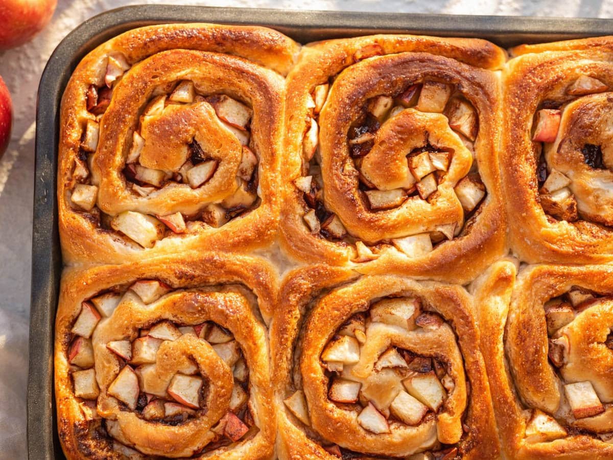 Apple cinnamon rolls in the sun