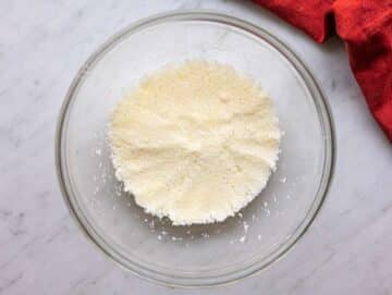 Step 1 Mixing coconut sugar and egg white to make simple coconut macaroon dough.
