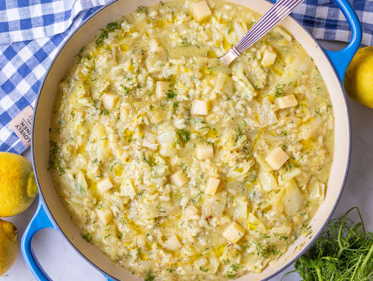 Step 5 Serving Lahanorizo right from the skillet topped with fresh dill and extra virgin olive oil.