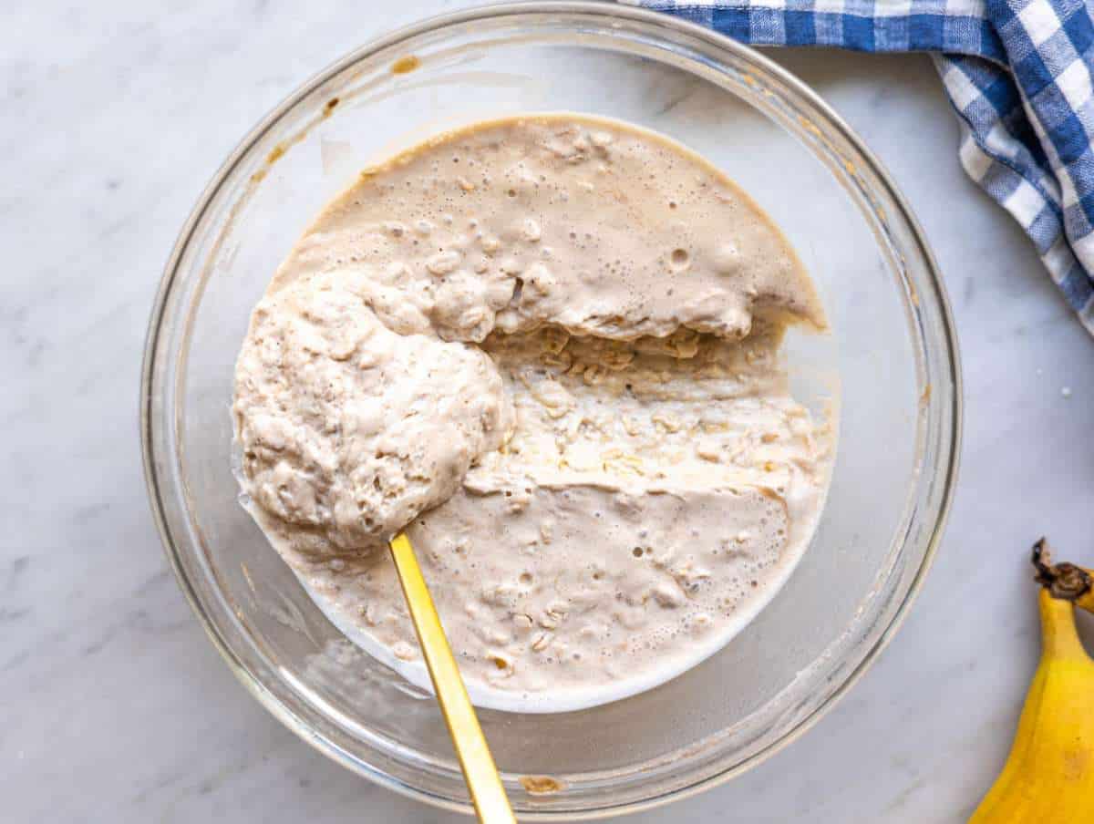 Step 3 Rolled oats stirred into the creamy mixture until fully coated.