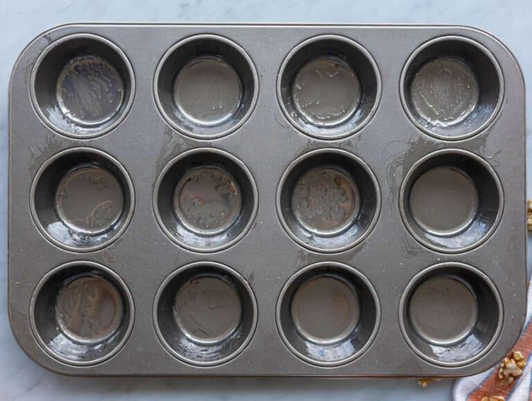 Step 1 12-cup non-stick muffin pan brushed with oil.