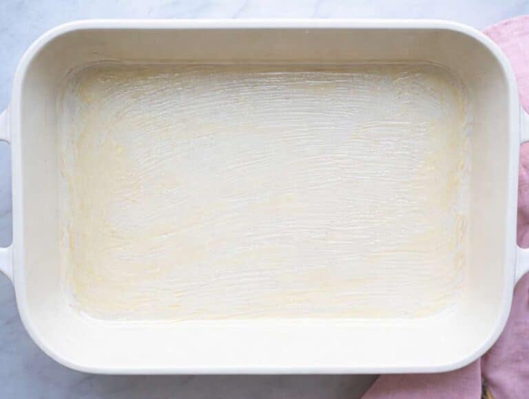 Step 1 Baking dish brushed with oil.