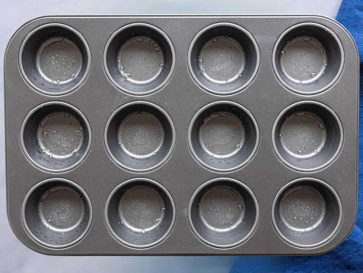 Step 1 Nonstick muffin pan brushed with oil before adding batter.