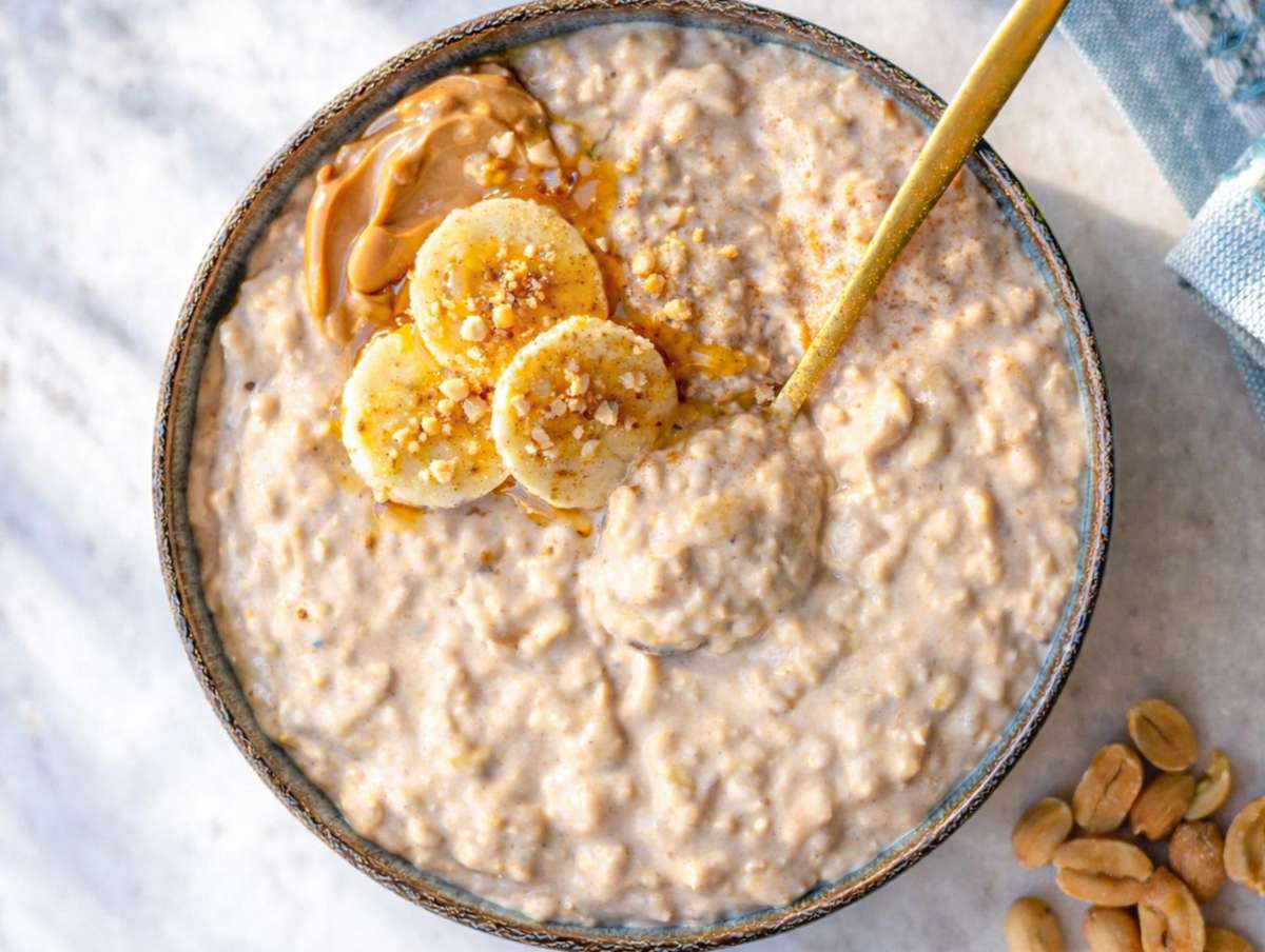 Step 4 Serving overnight oats in a bowl with peanut butter and banana.