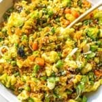 Easy fried rice with vegetables and eggs.