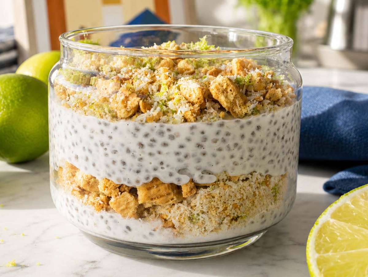 Step 3 Finished key lime pie chia pudding topped with crunchy crumble.