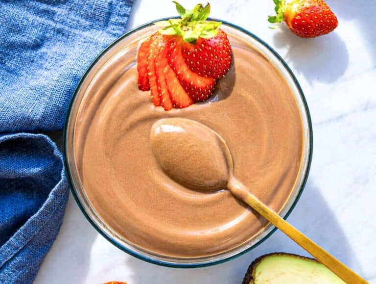 Step 4 Avocado chocolate mousse portioned into serving bowl.