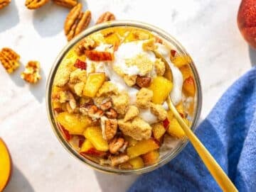 Step 4 Overnight oats topped with peaches, yogurt, and crumble.