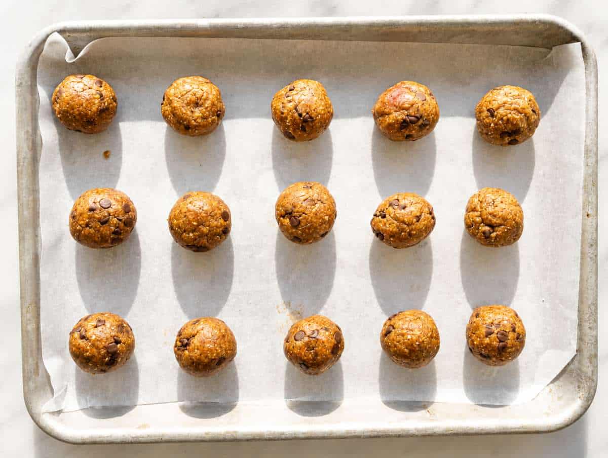 Step 4 Rolled cookie dough energy bites into smooth bite-sized balls.